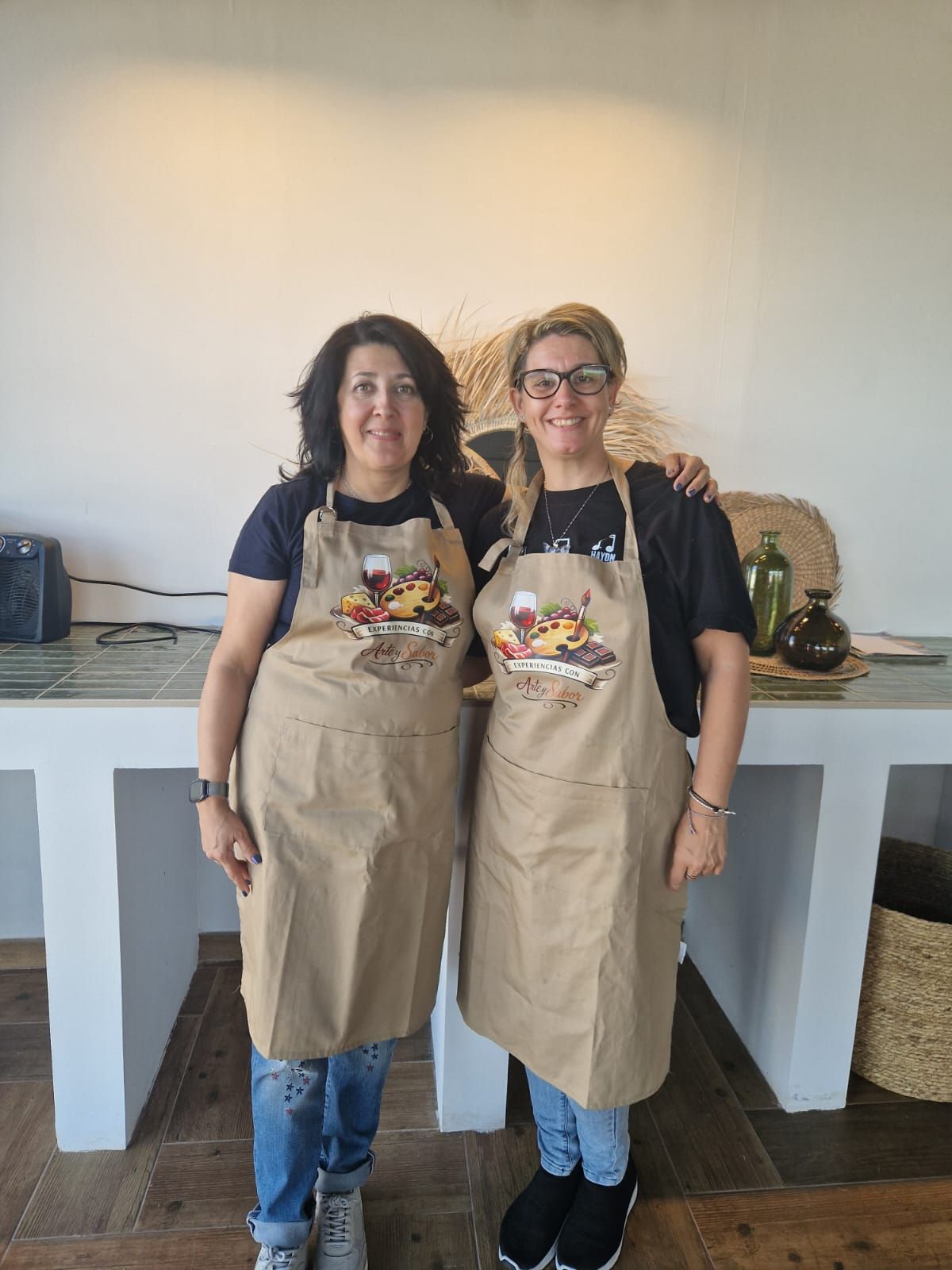 Laura y Santa en el atelier